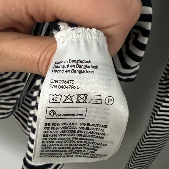 H&M stripped turtleneck - Picture 10 of 10